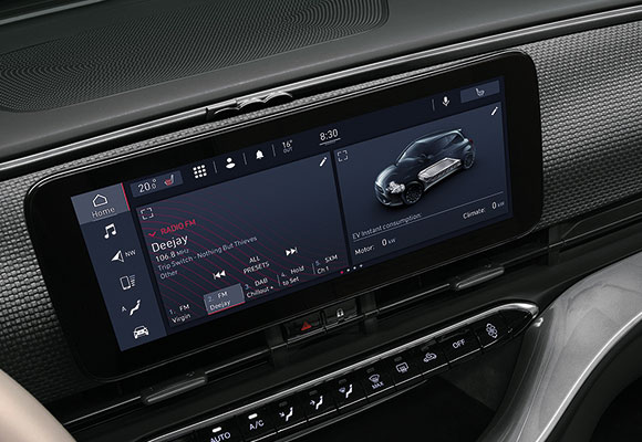 10.25” INFOTAINMENT SYSTEM WITH NAVIGATION